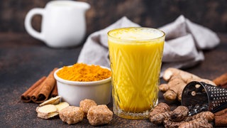 Goldene Milch