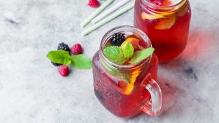 Sommerliches Getränk mit Beeren