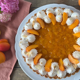 Aprikosen-Mandel-Tarte mit Baiser