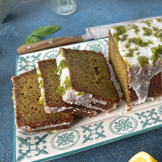 Zitronenkuchen mit Basilikum
