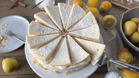 Käsesahnetorte mit Birnen