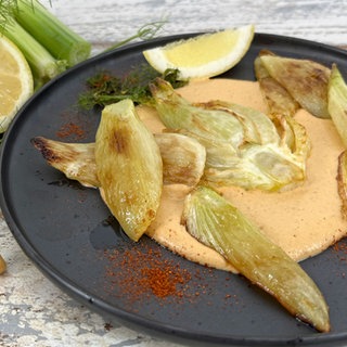 Geröstete Fenchelspalten mit Hummus-Creme