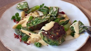 Spargel und Kräuter-Brot-Bratlinge 