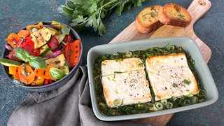 Gebackener Schafskäse mit Röstgemüsesalat