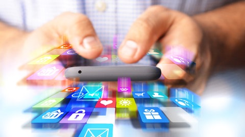 Smartphone mit verschiedenen Apps