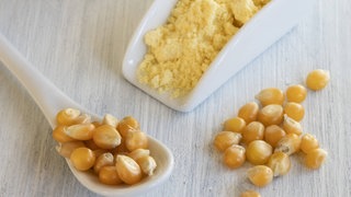 Maiskörner und Maismehl bereichern unsere Küche mit mexikanischen Aromen