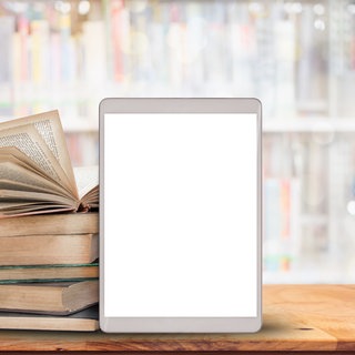 verschiedene Bücher auf dem E-Book-Reader