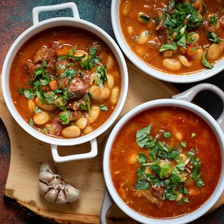 Proteinreicher mediterraner Bohneneintopf