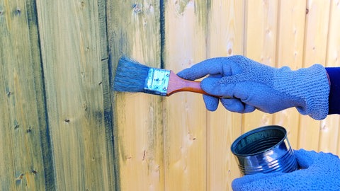 Brettewand wird lasiert