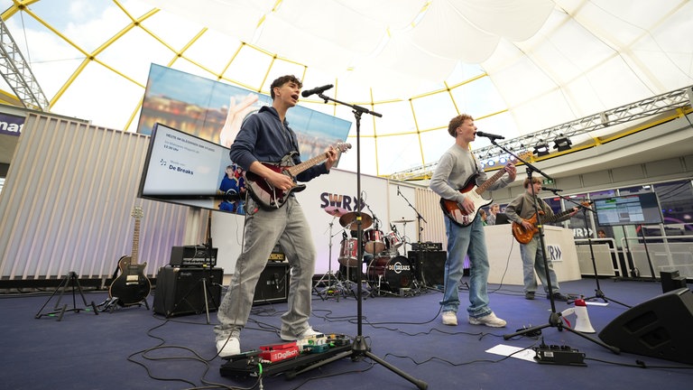 Die Band De Breaks live im Gläsernen Studio auf dem Maimarkt