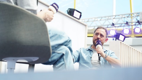 Satiriker Jakob Leube zu Gast beim SWR.