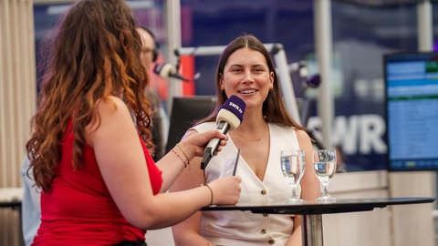 Model Céline Defleh zu Gast im Gläsernen Studio auf dem Maimarkt.