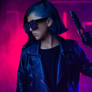 Eine Person cosplayed einen Videospielcharakter.
