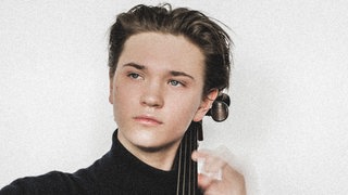 Cellist Arne Zeller