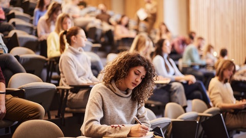 Das Wintersemester startet: Für einige Studierende bedeutet das der Beginn einer einsamen Zeit. Mehr Infos unter dem SWR-Projekt EXIT EINSAMKEIT
