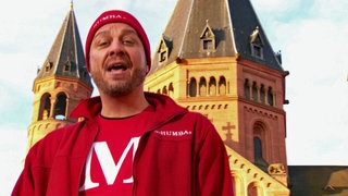 Thomas Neger vorm Mainzer Dom