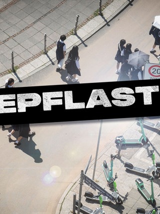 Key Visual der ARD-Story "Zugepflastert", darunter die Stadt frankfurt von oben