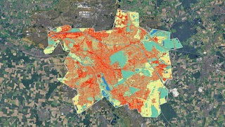 Rot markiert, sind die versiegelten Flächen in Hannover.  Quelle: KIT-IPF & ci-Tec GmbH  Luftbild: Google Satellite (2022)