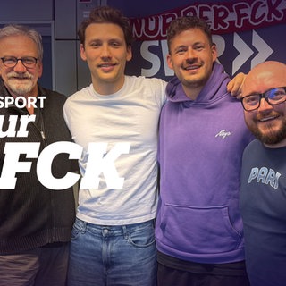 Die beiden Hosts des Youtube-Formats Luca Schulz und Marius Müller bei ihrem Besuch im Podcast-Studio.