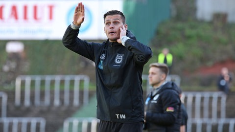 Ulm-Trainer Thomas Wörle an der Seitenlinie in der Regionalliga