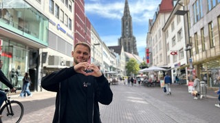 Für immer im Herzen - Leo Scienca vor dem Ulmer Münster.