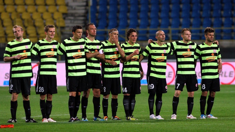 Mannschaft von Mainz nach der Niederlage bei Gaz Metan Medias 2011