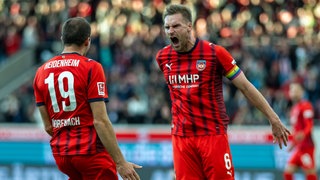 Patrick Mainka und Jonas Föhrenbach (beide 1. FC Heidenheim) jubeln über den Ausgleich gegen Bremen