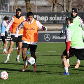 Neuzugang Jeremy Arevalo ist am Samstag mit dem VfB Stuttgart ins Training für die Rückrunde gestartet.