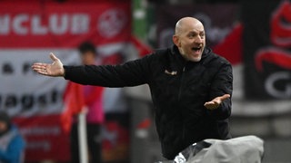 FCK-Trainer Torsten Lieberknecht ärgert sich über die 1:3-Niederlage seines 1. FC Kaiserslautern gegen die SV Elversberg und die Entscheidungen von Schiedsrichter Deniz Aytekin.