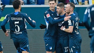 Andrej Kramarić (2.v.re.) bejubelt einen Treffer für die TSG Hoffenheim