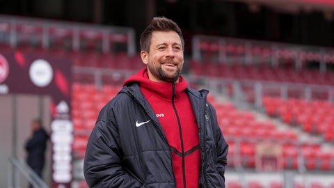 Nico Schneck hat den SC Freiburg verlassen und wird nun Cheftrainer des Frauen-Teams des VfB Stuttgart.