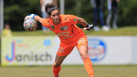 Charlotte Voll als Spielerin des SCR Altach