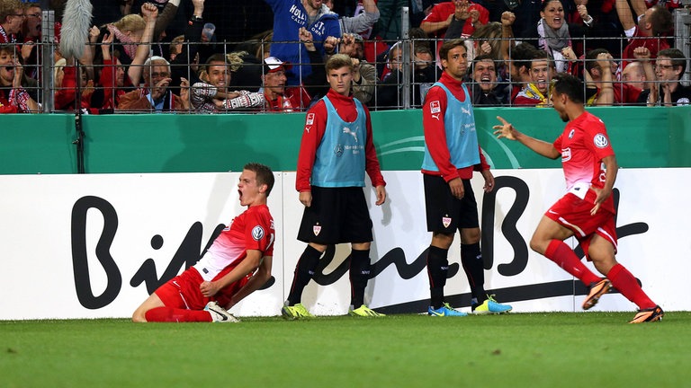 Das 1:0 fällt durch einen Kopfball des damals 19-jährigen Matthias Ginter.