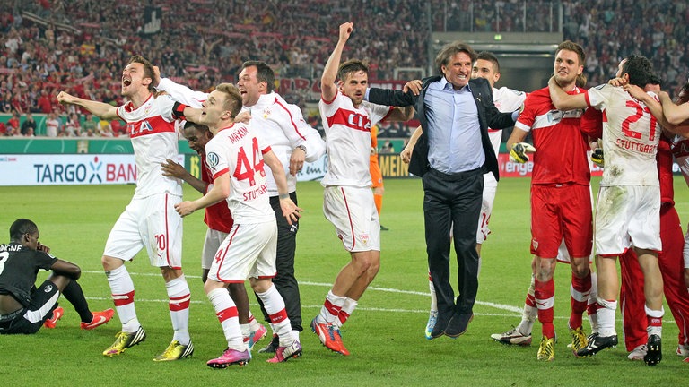 Der VfB feiert ausgiebig nach dem Einzug ins DFB-Pokalfinale