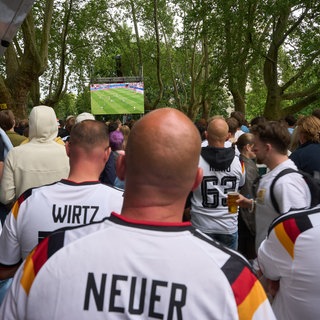 Der Jubel beim Public Viewing am Deutschen Eck in Koblenz war nach dem 7:1-Sieg der DFB-elf gegen Curaçao groß.