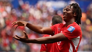 Johan Manzambi im Trikot der Schweiz