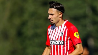 Nach zwei Jahren beim 1. FC Nürnberg ist Berkay Yilmaz zum SC Freiburg zurückgekehrt. Der gelernte Linksverteidiger soll Kapitän Christian Günter Druck machen - oder doch nicht?