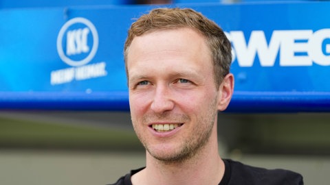 Der neue KSC-Trainer Maximilian Senft ist Studiogast bei SWR Sport