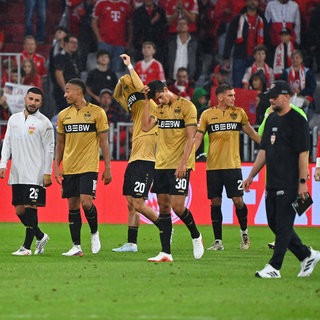 Nach der 1:5-Niederlage beim FC Bayern München schlichen die Spieler des VfB Stuttgart mit hängenden Köpfen vom Platz.