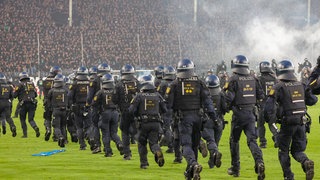Polizeieinsatz beim DFB-Pokalspiel SV Waldhof gegen Kaiserslautern