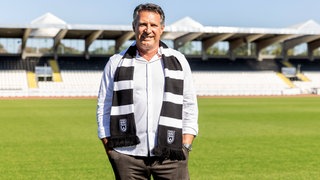 Der neue Trainer des SSV Ulm 1846 Fußball, Alois Schwartz, im Donaustadion.