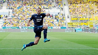 Andrej Kramaric beim Jubelsprung nach seinem Tor gegen Dortmund