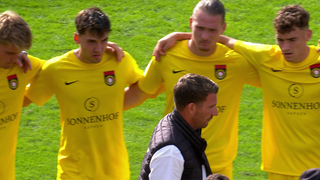 Enttäuschte Spieler der SG Sonnenhof Großaspach