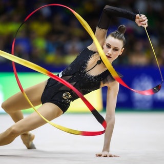 Darja Varfolomeev hat bei der WM der Rhythmischen Sportgymnastik in fünf von sechs Wettbewerben Gold geholt.