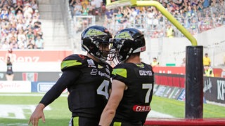 Stuttgart Surge feiert einen Touchdown gegen die Vienna Vikings