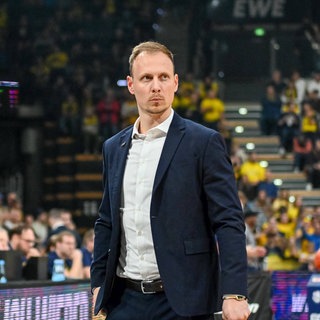Gladiators-Coach Jacques Schneider wirkt nicht zufriden mit der Leistung seiner Mannschaft.