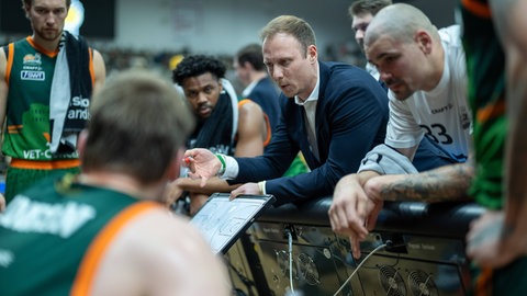 Jacques Schneider, Trainer der Gladiators Trier, ist jüngster Coach der Basketball Bundesliga