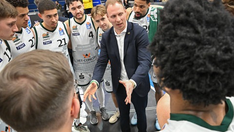 Jacques Schneider, Trainer von Basketball-Bundesligist Gladiators Trier hat klare Vorstellungen wie sein Team in der Bundesliga besteht.