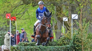 Michael Jung mit seinem Pferd fischerChipmunk beim Geländeritt in Marbach