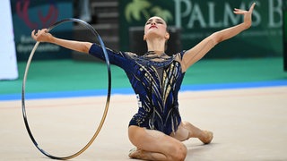 Darja Varfolomeev gewinnt Gold im Mehrkampf bei der EM der rhythmischen Sportgymnastik in Varna
